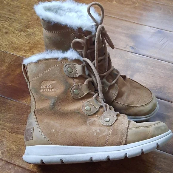 Waterproof Sorel boots size 7.5 - Picture 2 of 7